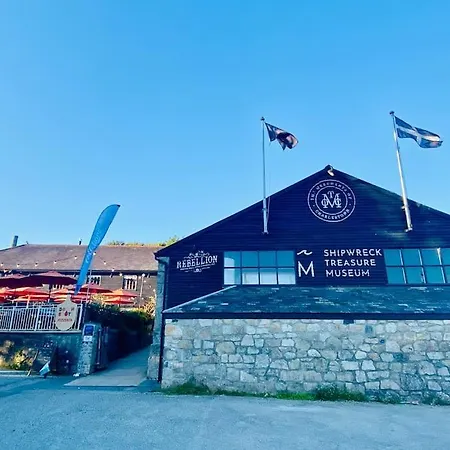 Charlestown Cottage Harbour & Beach Short Walk! Exterior photo