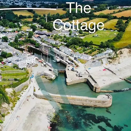 Charlestown Cottage Harbour & Beach Short Walk! Exterior photo