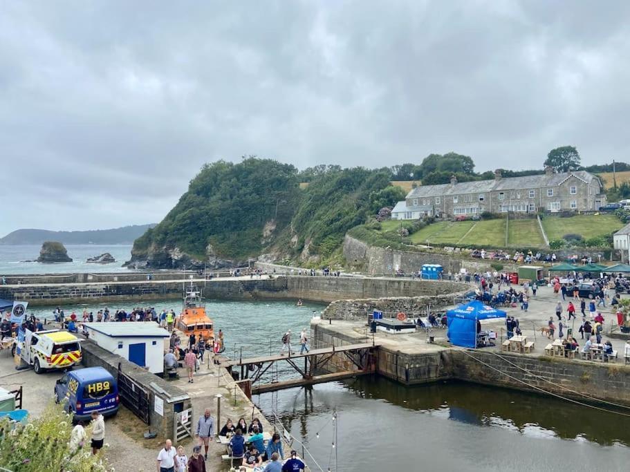 Charlestown Harbour & Short Walk! Holiday home *