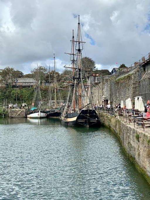 Charlestown Harbour & Short Walk! *