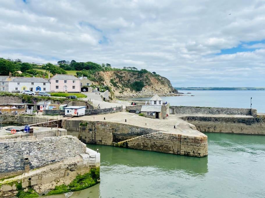 Charlestown Harbour & Short Walk! *